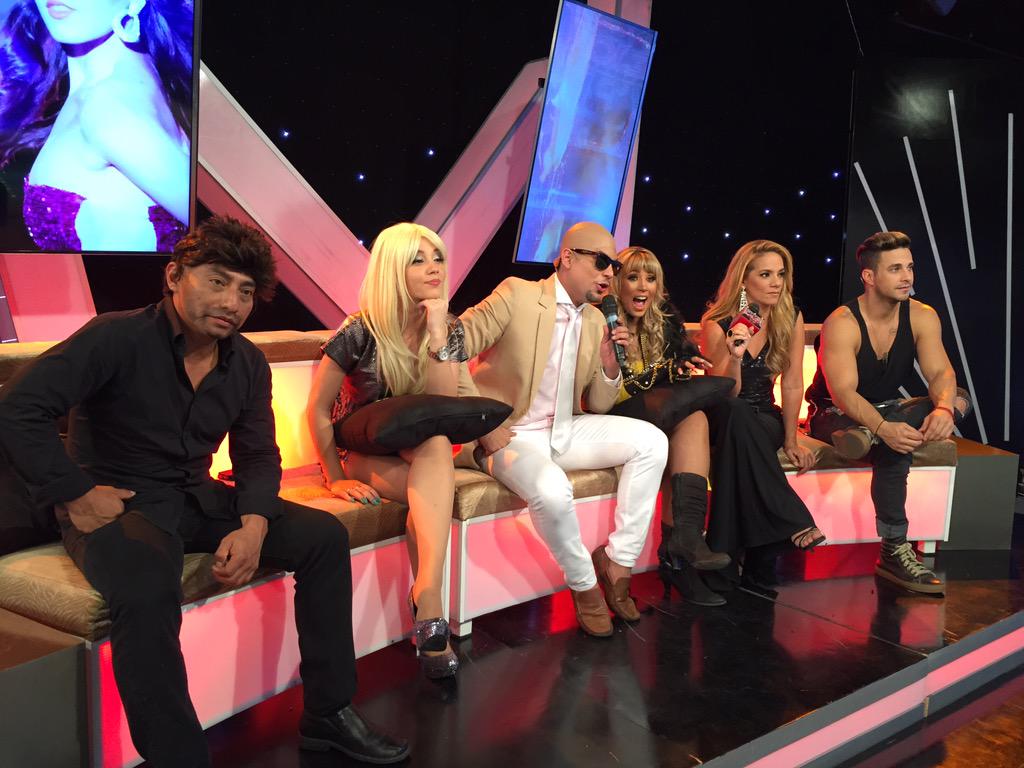 tcsoyelmejor's tweet photo. ¡Descubre ahora a la amiguita de @VitoMunozUgarte! Llegó la hora de revelar y conocer todo en #GalaFuegoVIP. | Da RT http://t.co/HAOytWrwMb