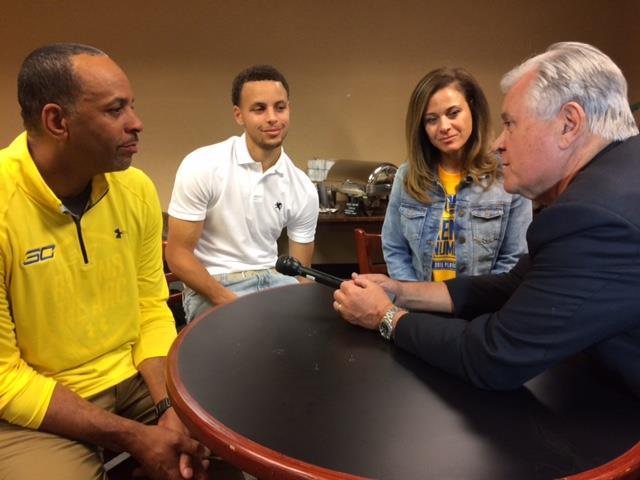 WBTV_News's tweet photo. Charlotte native, NBA star @StephenCurry30 and family talk to @PaulCameronWBTV » http://t.co/MF8JK52VX0 http://t.co/2uOJkbiz0n