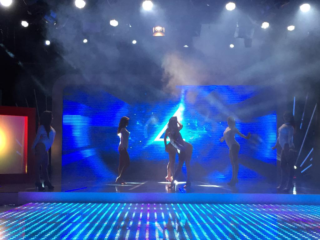 tcsoyelmejor's tweet photo. ¡Disfrútalo! #ArribaDina nos presenta su show para ser LA MEJOR. ¿Apoyas a la Bi-Campeona? Utiliza su HT especial. http://t.co/YVk2AAdqLJ