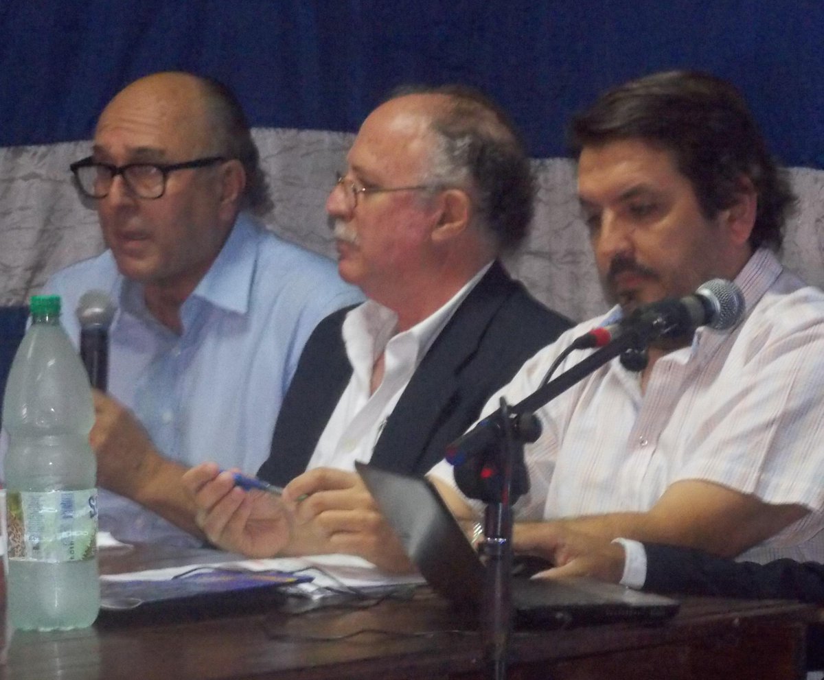 merellorodolfo's tweet photo. Presentación de equipos de trabajo de @OscarTerzaghi Intendente y Guille Levratto en Río Negro http://t.co/1IEugzsCME