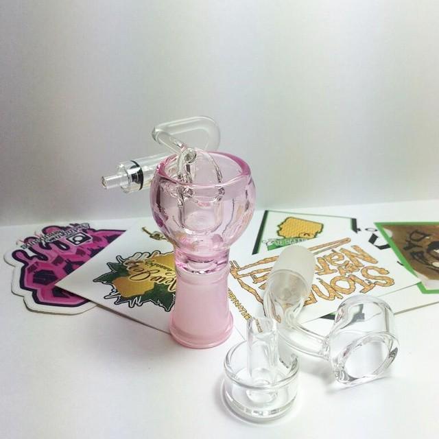 710visions's tweet image. Last 18mm pink female honey bucket! DM if interested. Also got 4mm quartz bangers in stock… ift.tt/1bytr61