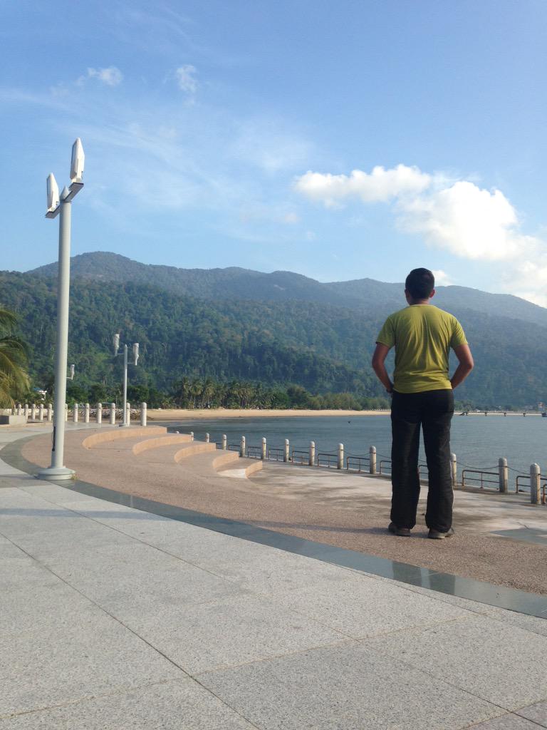 azulfikaar's tweet photo. Happiness has a price ,
To learn is to change .. http://t.co/sQ1oQV28d0