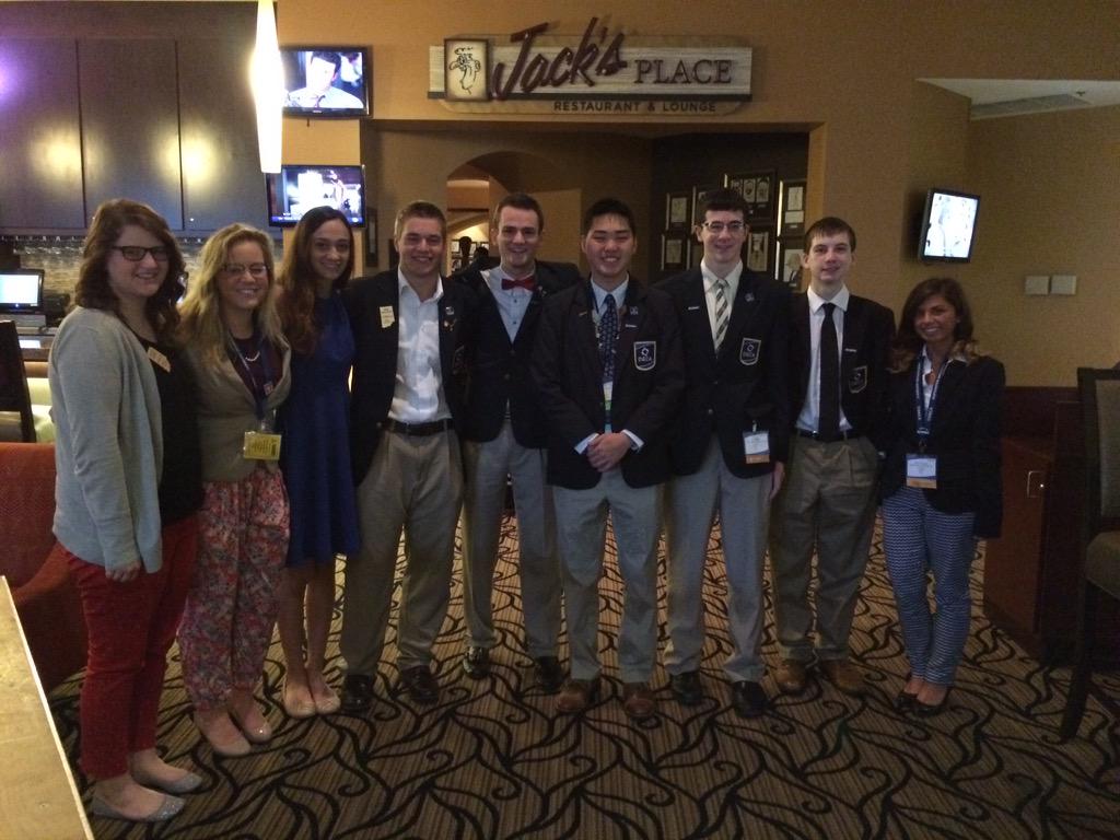 seanbissell1's tweet photo. Meeting @IndianaDECA = quick photo session! #FWDwithSean http://t.co/ThSBbUUP8h