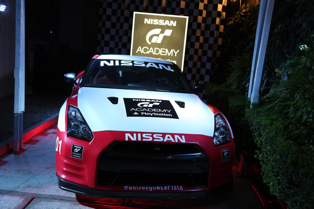 xcelerationmx's tweet photo. Se agotan los días para visitarnos en GT Academy Camp y participar en nuestras actividades. ¡No te lo pierdas! http://t.co/MsSVukdYSa
