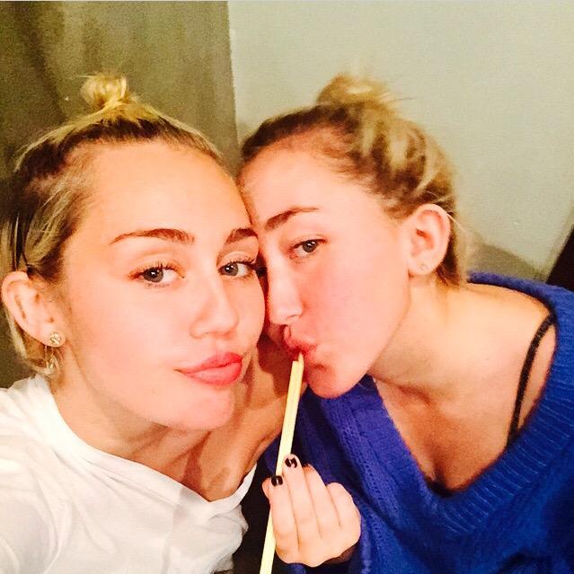 Kaqui_'s tweet photo. MC an Noie are so alike! Im glad Noah look up to Miley as an inspiration ☆ sisters must stick 2gether http://t.co/q9ayw6Lhr7