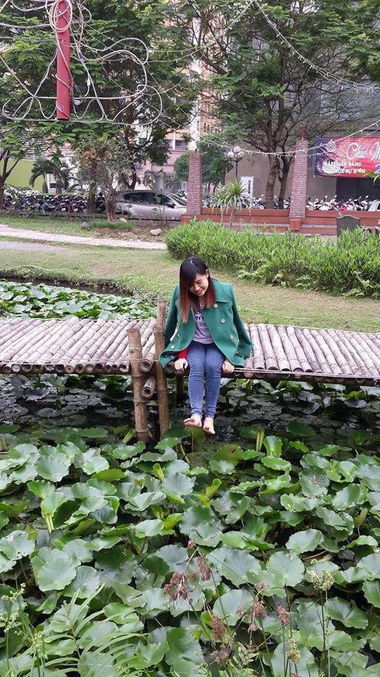 nhìn từng bước chân, ẩn mình để chị không nhìn thấy, tôi bước đi theo mách bảo của con tim vượt qua ý chí