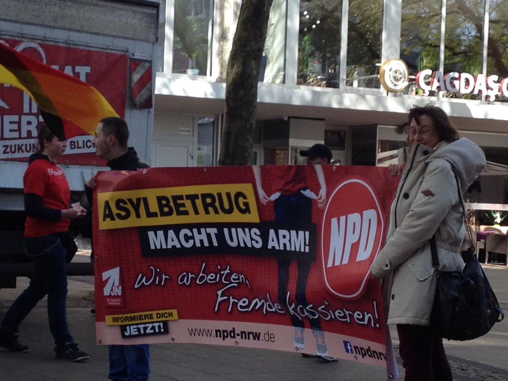 KataShi1993's tweet photo. Scheißhaufen! Keine 10 Leute brechen Demo nach 45 Minuten ab!
#nonazis #scheissnpd #scheißNazis #1Mainazifrei http://t.co/MsNjTcHfWp