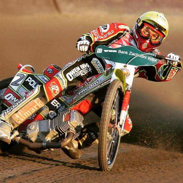 Happy 44th Birthday to legend Leigh Adams. We can\t wait to see Victoria\s finest at the in 