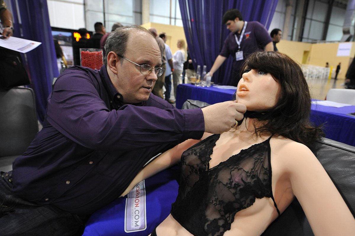 Alix Kendall on X: 3 words: sex with robots. RT Experts This is what sex  will be like in the future. t.cov1hGiTsI1u”  X