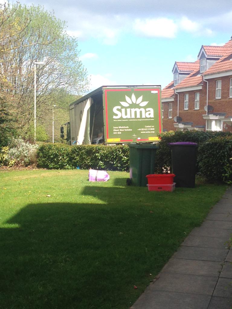 PowerfulOrganic's tweet photo. @SumaWholefoods tight squeeze! But we need our organic foods! 👍🏾🙌🏾#raw #organic #suma #WholeFoods #PowerfulOrganic http://t.co/DH1vEO0zY5