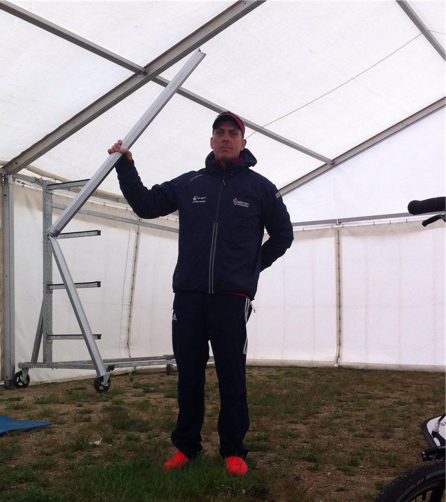 emwiggsy's tweet image. So this is what's left of our @britishcanoeing Paracanoe tent! #lighteningstrike #wecarryon #strongteam!
