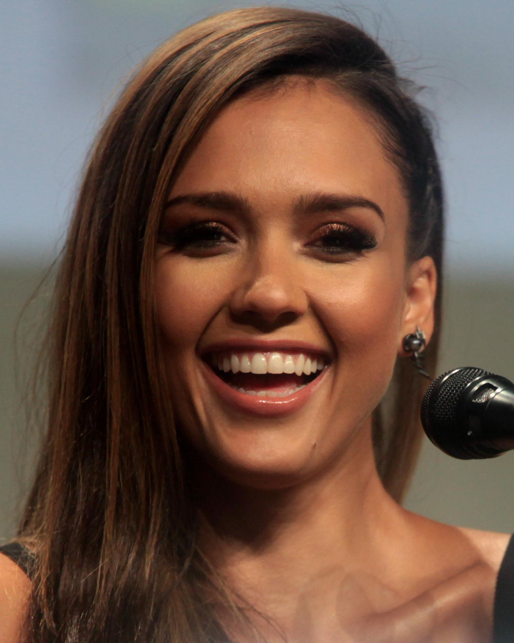 Happy 34th birthday to the one and only Jessica Alba! Congratulations 