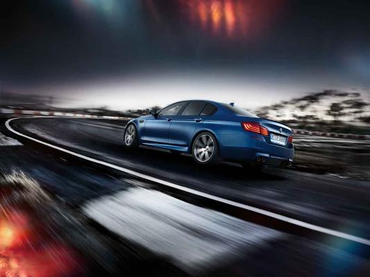 Complete the sentence: "The BMW M5 Sedan accelerates from 0 to 100 km/h in only ___seconds."