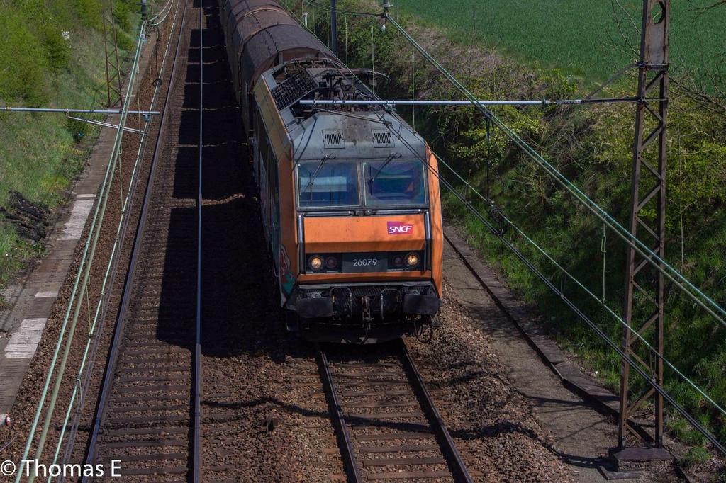 z5359's tweet photo. La #bb26079 passe avec son #fret aux essarts le roi . #SNCF #BIENCA #sybic
Poke @ConnectGares @RerTgv @Dirk41846 http://t.co/bZ10Iceze4