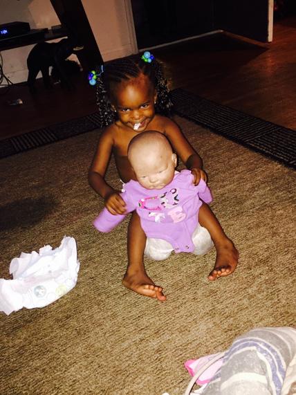 BigbootyMook's tweet photo. Look who still up changing her baby diaper 😂😂😂 I can't deal with miss lady anymore http://t.co/0UrJ2hNOQ8
