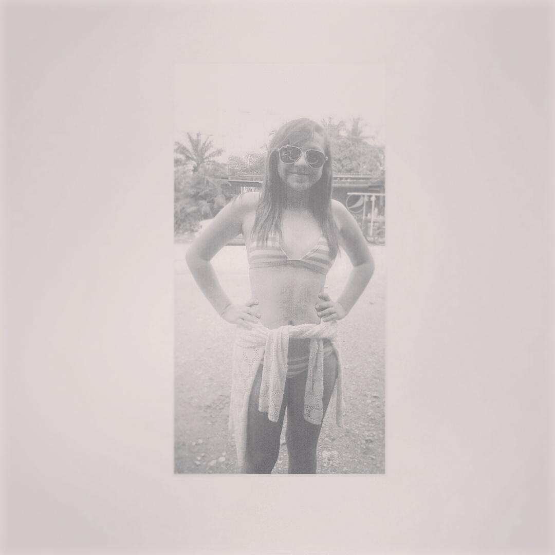 Nahomy1313's tweet photo. Ella es blanquita y se pone de piel canela♡ Soy, Playa y Arena♡ http://t.co/nLPRb3BnCG