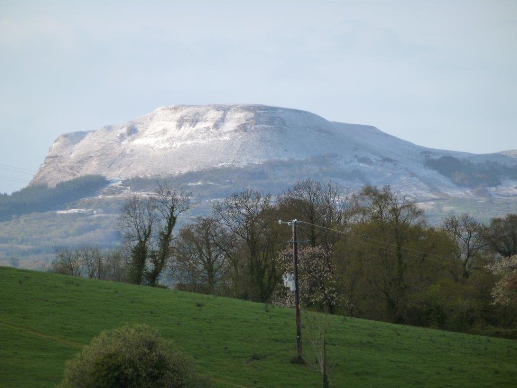 WeatherCee's tweet photo. A few #snow pictures from this morning #Letterbreen #Larne #BlackMt #Mournes http://t.co/JfNS3kDT3f