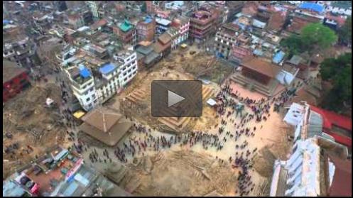 europapress's tweet photo. La devastación causada por el terremoto de #Nepal vista desde un drone http://t.co/CRr0XQ7LdE #NepalEarthquake http://t.co/gYLYNbSmHN