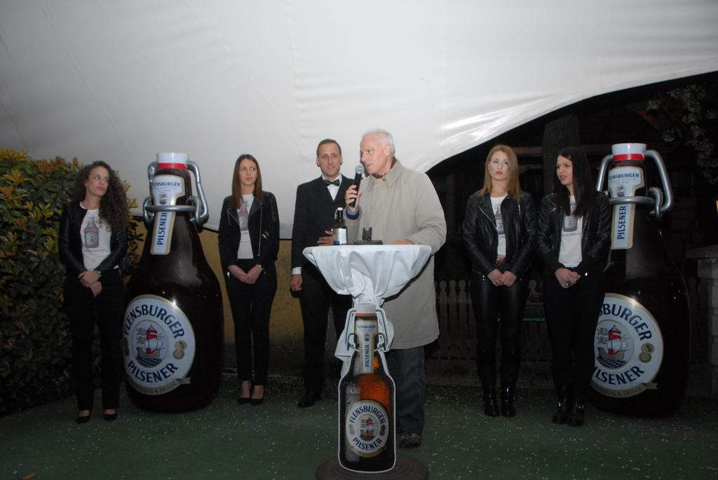 InkicInko's tweet image. Njegova ekselencija Gospodin Wilhelm, trvdi da je FLENS jedno od najboljih uvoznih piva u Srbiji. Covek se razume ;))