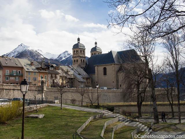 carnetdescapade's tweet photo. Connaissez-vous la ravissante #Briançon? http://t.co/qk7PNsAJx2 @serrechevalier @Tourisme_PACA #HautesAlpes #PACA http://t.co/Z5IcMhA4Lk