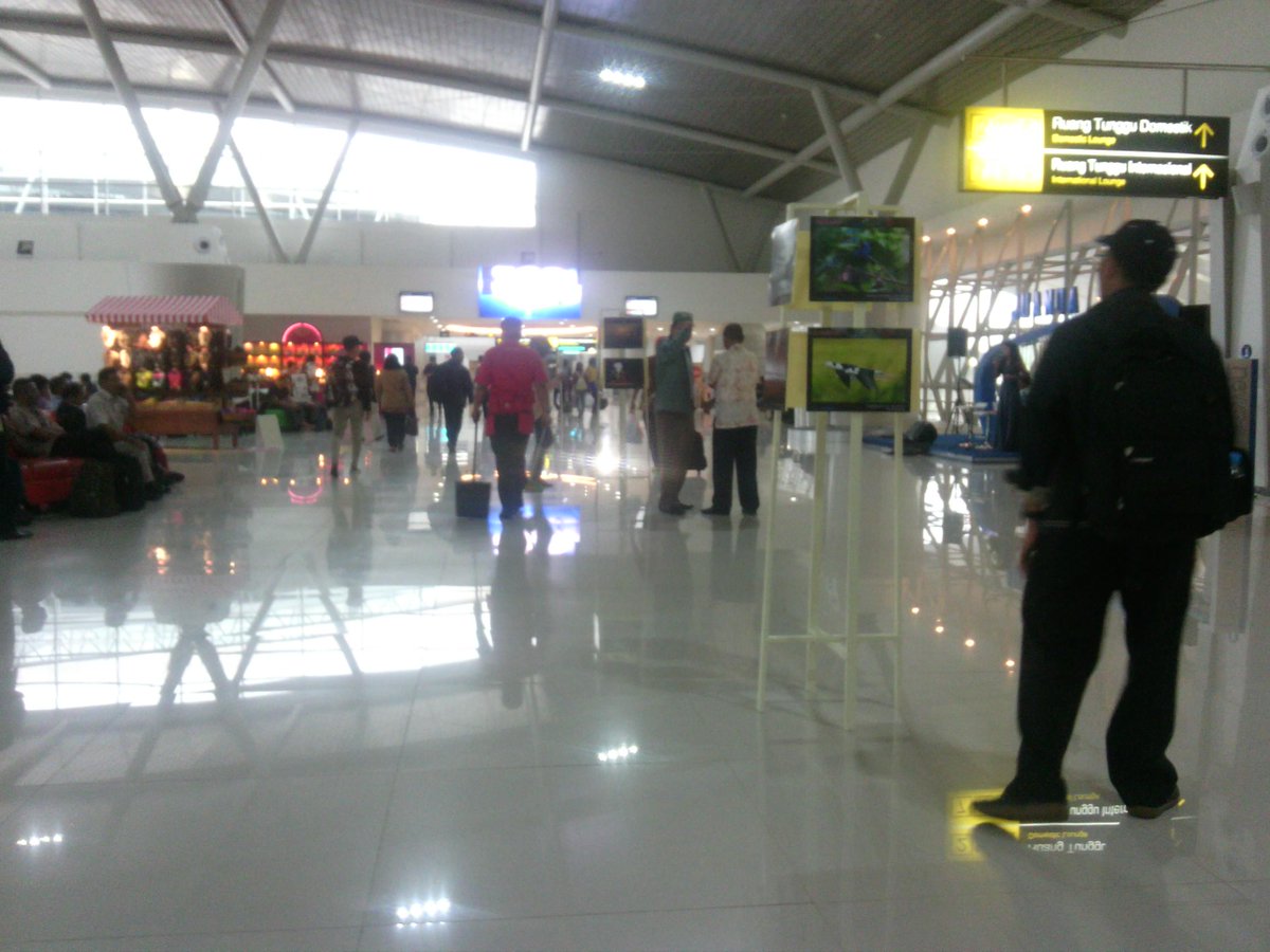 #GNFIcorner "<a href="/sub_ap1/">Bandara Juanda</a>: Acara Pameran Fotografi krjasama <a href="/alphariansby/">Alpharian Surabaya</a> dengan tema Beauty of Indonesia <a href="/GNFI/">Good News From Indonesia</a>