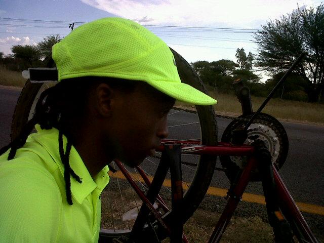 emma_rupz's tweet photo. I got a break down in the middle of hartswater and taung road N18 http://t.co/7SydMhD8Uk