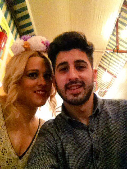 mariagc_90's tweet photo. Un poquito de feria comuniones y demás pero siempre tu lado. Tq @JohnnyCG10 http://t.co/1oYOVZr5sB