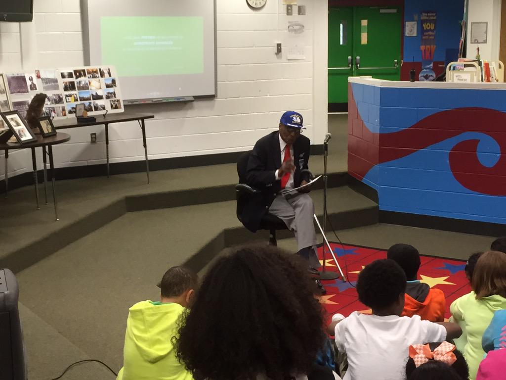 TheRidgecrest's tweet photo. Tuskegee Airman, Dr. Hillard Pouncey speaking to our fifth graders. http://t.co/YlZEA848N2