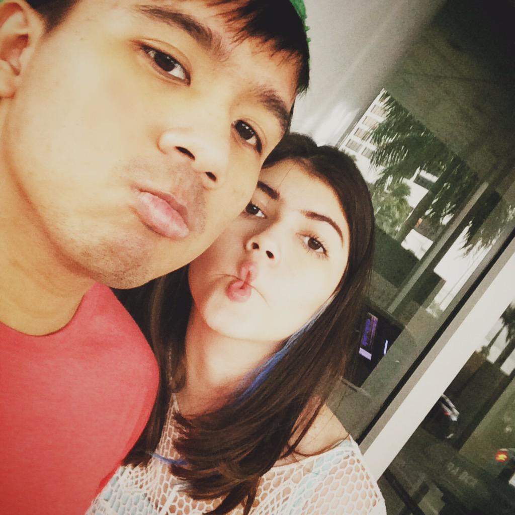 jojosuherman's tweet photo. Selamat datang di twitter, sayaaaang.. Yo monggo difollow gaes----> @agatha12valerie http://t.co/1dzjwTH6uF