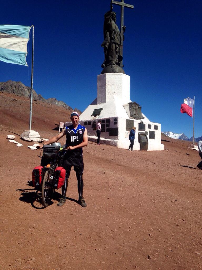 UppingtheAndes's tweet photo. @bathrugby RT: Sporting the 🔵⚫️⚪️ from on top of the Andes on a 8,000 mile charity cycle challenge up S.America http://t.co/uOfAchM7sx