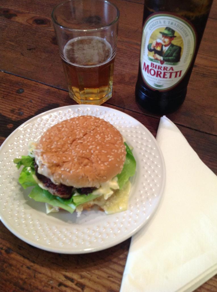 moriggias's tweet photo. #pranzo #home #bergamo #Hamburger #cucina #food #italy http://t.co/1ICoCxhRVG