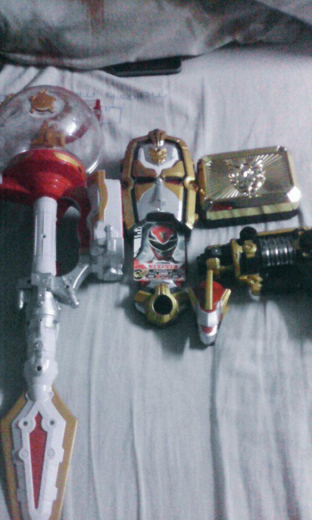 nowaki2991's tweet photo. Yeah cant wait to cosplay this sentai series hehehe http://t.co/rdgj744DOq