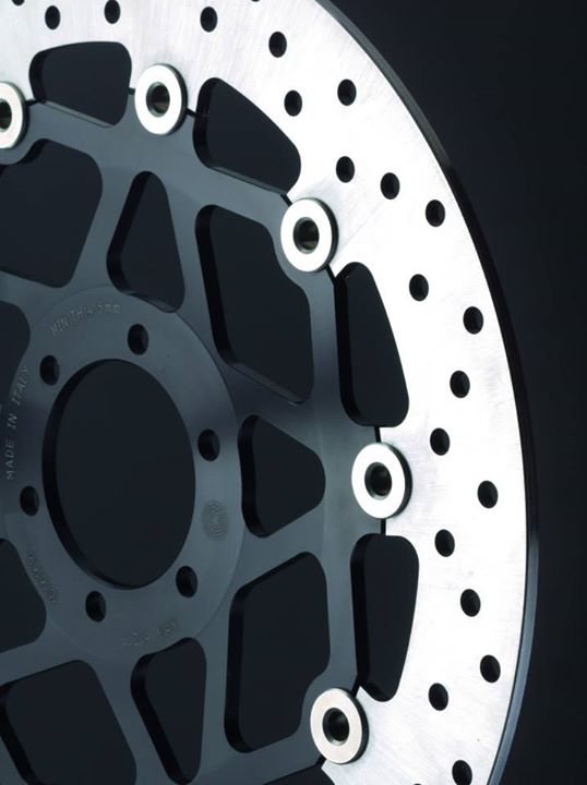 Dosspa's tweet photo. Simple, bello, contundente......sólo podía ser @BremboBrakes #Racing #moto #Dosspa http://t.co/vnhZMNqGk2