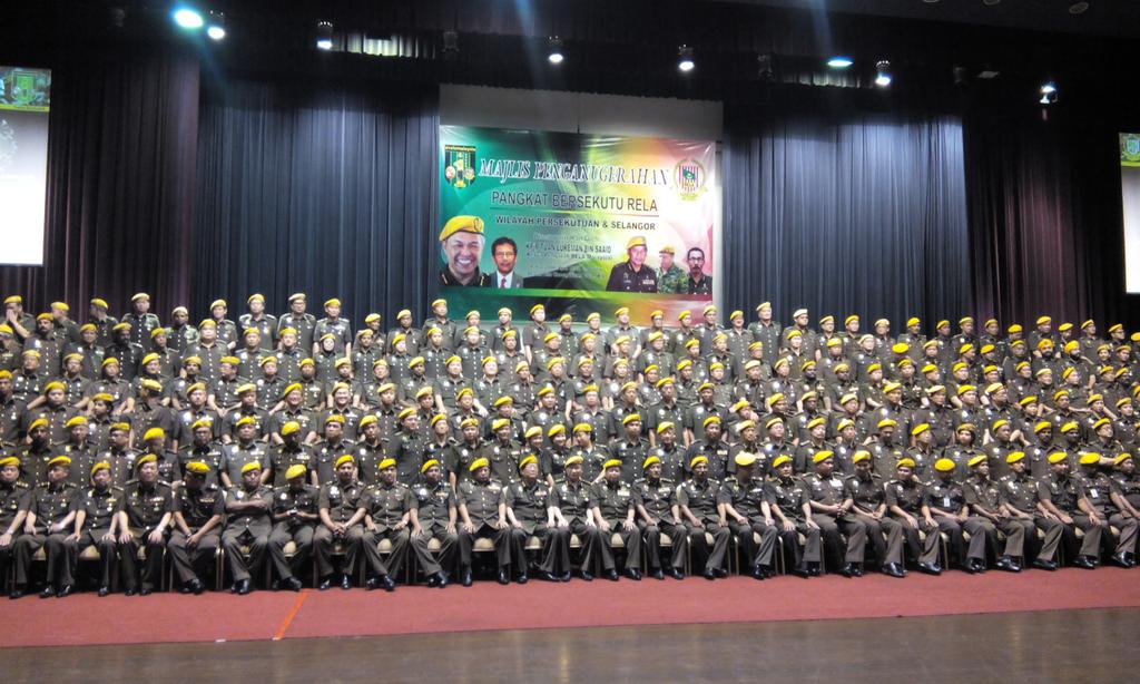 relaselangor's tweet photo. 28Apr-Sesi bergambar Ahli Bersekutu RELA WPKL&amp;Selangor bersama KP @LukemanSaaid dan pengurusan tertinggi IPRM. http://t.co/MWbEhLjkcB