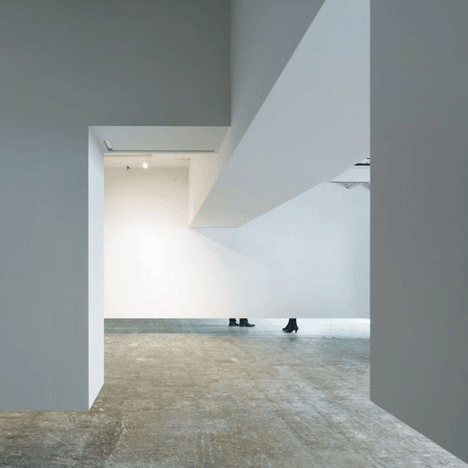 dezeen's tweet photo. Japanese disco converted into offices with floating walls: http://t.co/a0GWPwmjbt #interiordesign http://t.co/UtZps9F7ye