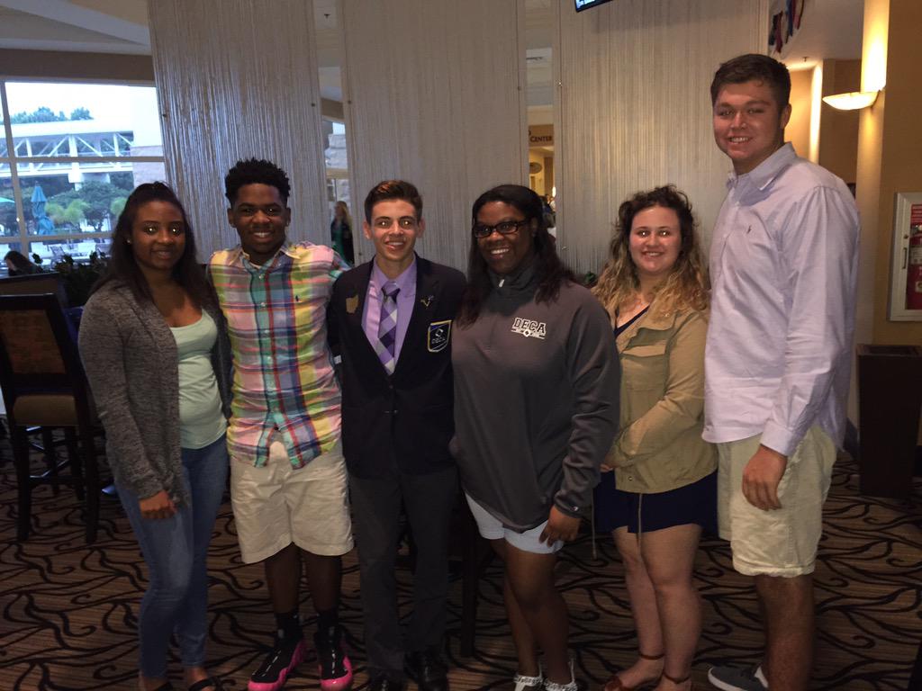 DecaTyler's tweet photo. Wishing you all the best of luck throughout your term as an incoming officer team! @ArdToby #DECAICDC 🔷🔷🔷 http://t.co/CNE2eNbtV3