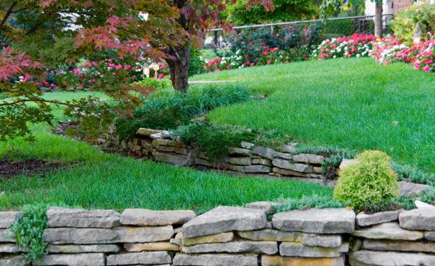 headstartbuild's tweet photo. A landscaped garden is carefully thought out to make the most of its space. Get inspired: http://t.co/XdexILKN7x http://t.co/Zw8x3aYhwI