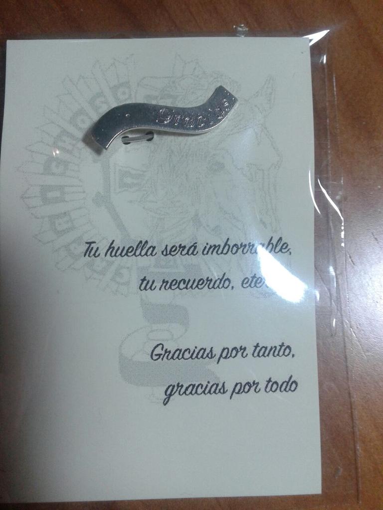 coralete's tweet photo. Este año no te vamos a tener con nosotros físicamente, pero gracias a esto te vamos a tener bien cerca del corazón.Ñ. http://t.co/djm3iIw5gM