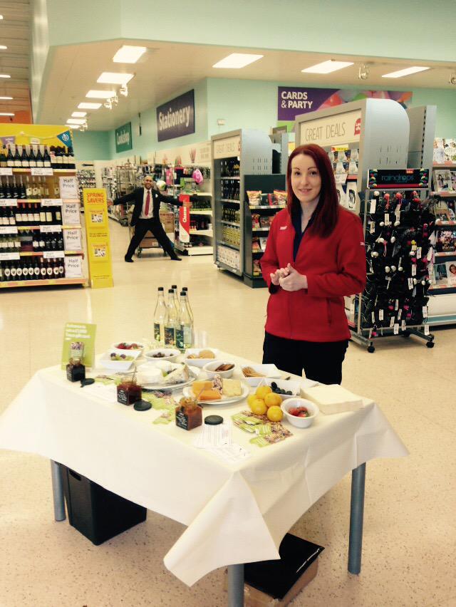Our community champion Lauren, talking to customers, sharing some cheese &amp; crackers and having a chat 👋👋👋😊