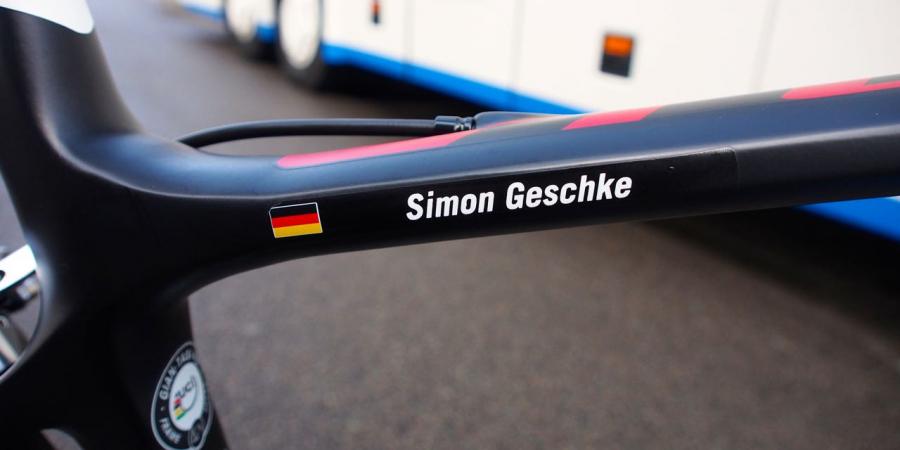 CanadianCycling's tweet photo. Find out about the @giantbicycle @simongeschke of @GiantAlpecin rode at #LBL2015 http://t.co/3K22FjZbQ8 http://t.co/6Z6coLb57t