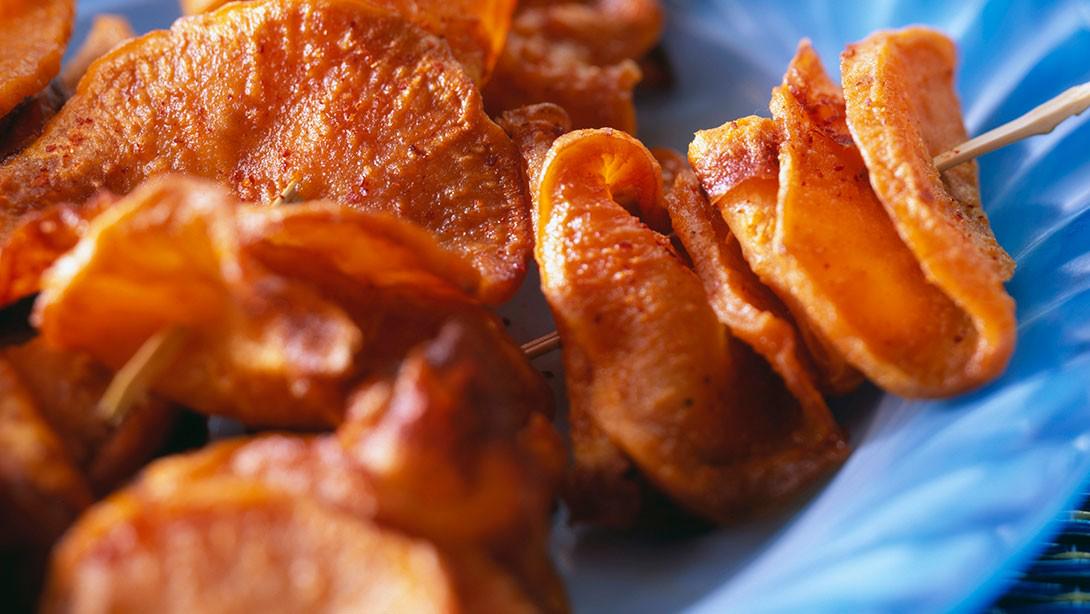 muscle_fitness's tweet photo. Get 385% of daily vitamin A needs and keep your carbs in line with these sweet potato recipes. http://t.co/57WTJMNd32 http://t.co/PEPJlLKHrQ
