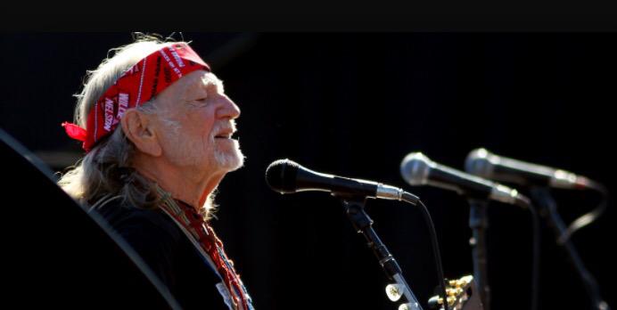 Happy Birthday to Willie Nelson
Feliz cumpleaños a : 