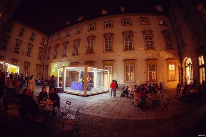 Ďalšia #UX #dinner o už 5.5. o 19.00 v Morgale! A ak bude pekne, môžeme okupovať záhradku ;) on.fb.me/1zalC1o