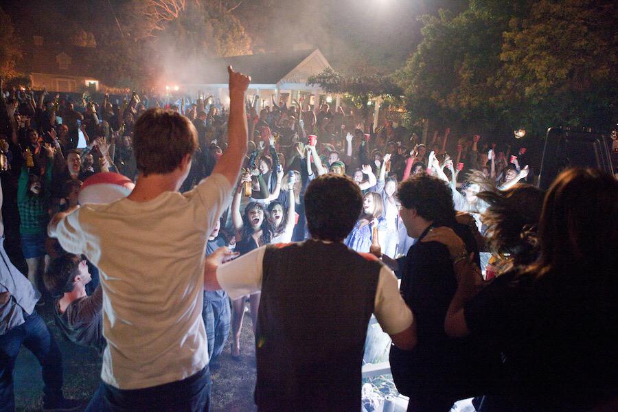 LiveAndRage's tweet photo. When your squad be the one to get shit going and roll up to a party like http://t.co/s6eWf8a650