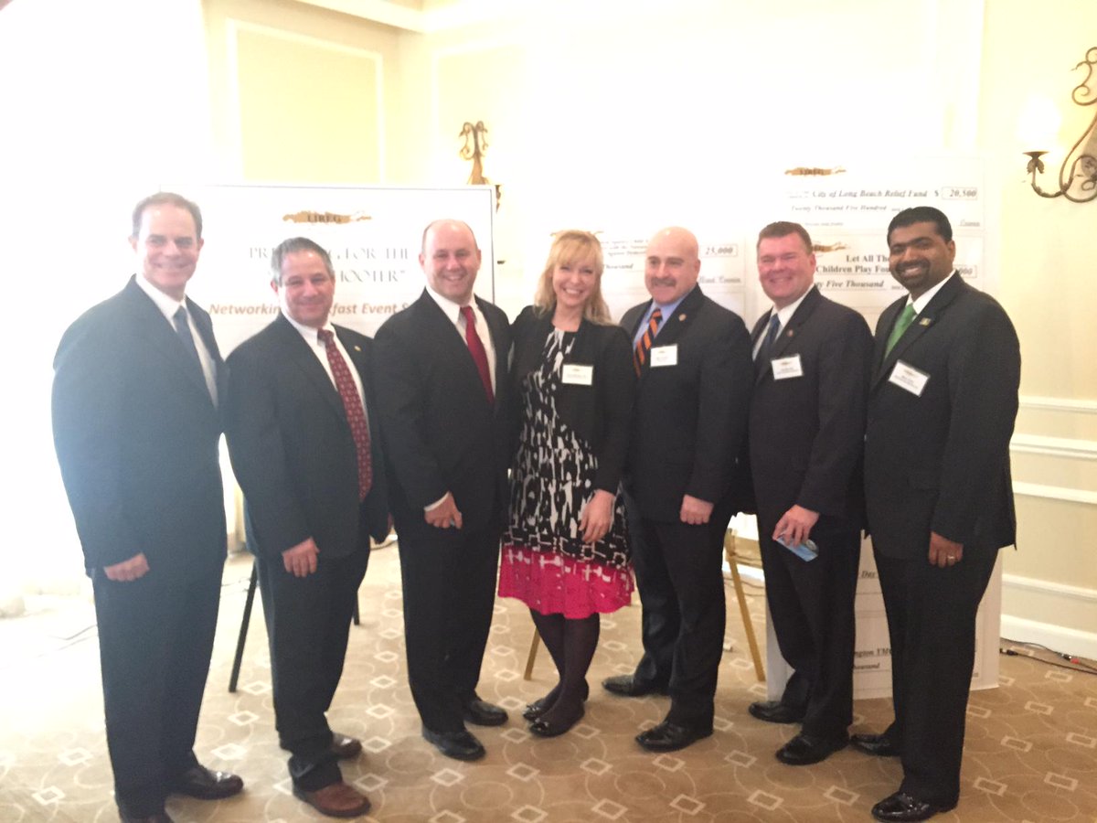 Doyle_Security_'s tweet photo. Honored to support #NassauCountyPolice and #FBI Agent Richard Frankel @karincaro @mariojdoyle #LongIslandSecurity http://t.co/xfcGaBF5vK