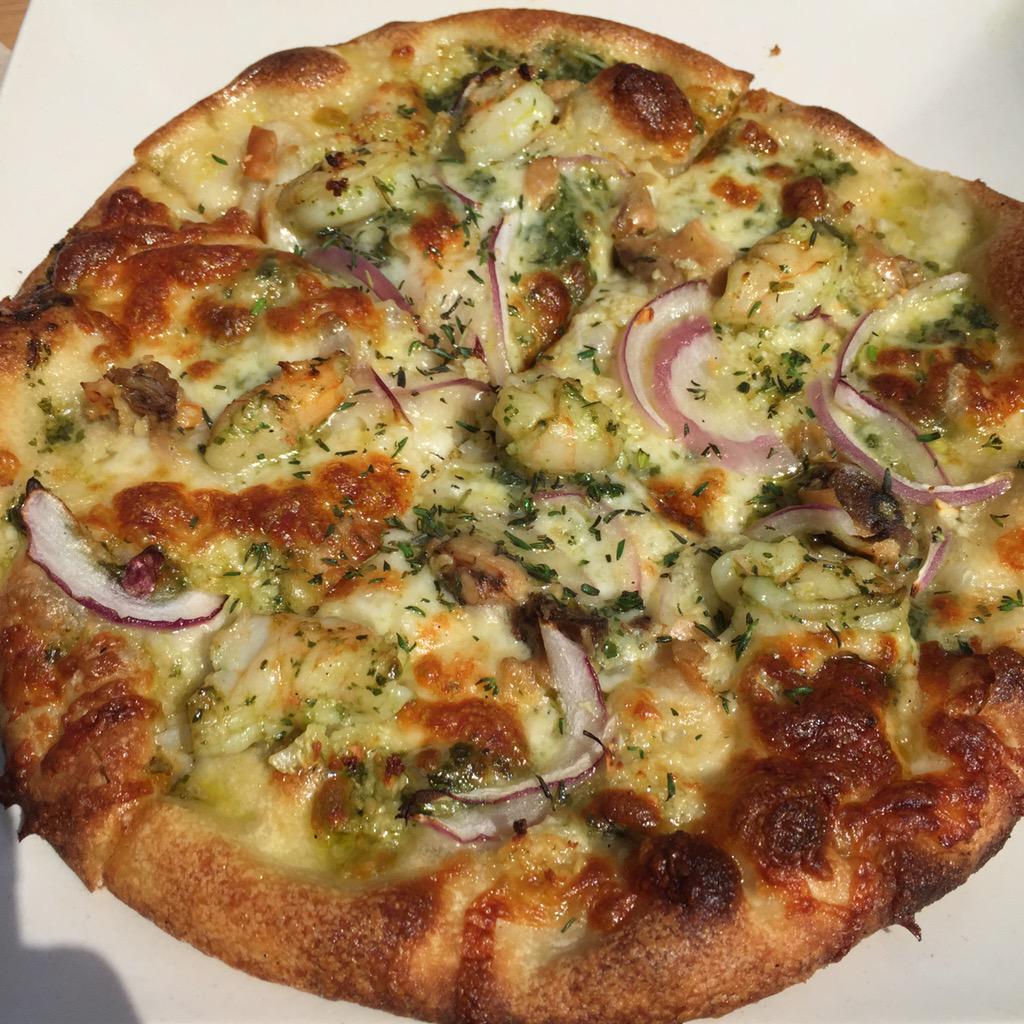 As a CT native I give <a href="/petes_newhaven/">Pete's New Haven</a> of Wash. DC full authority to claim New Haven Style Za. <a href="/FoxonPark/">Foxon Park Soda Co.</a> soda taboot