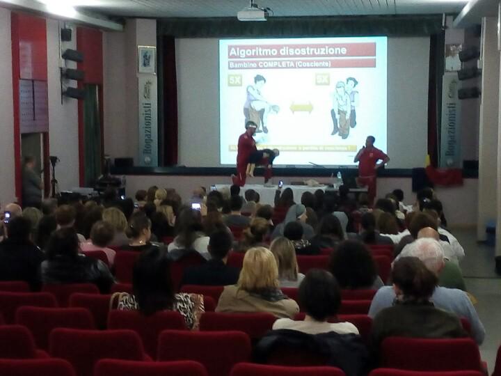 miRI_USI's tweet photo. #padova #news 2 serata primo soccorso e disostruzione pediatrica vie aeree #Arcella #rogazionisti http://t.co/yHIowamRXK