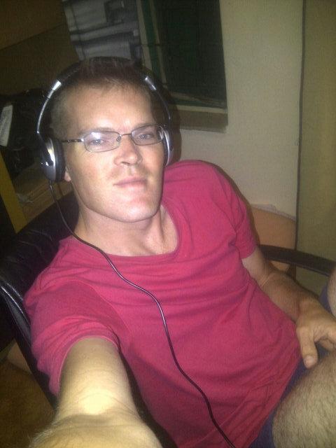 DJ_SkiniDEE's tweet photo. Working on a new mix for 2015 - life needs to move forward - much love to #TEAMMZBNIKKI and all my other followers http://t.co/ja6VYNzcZ3