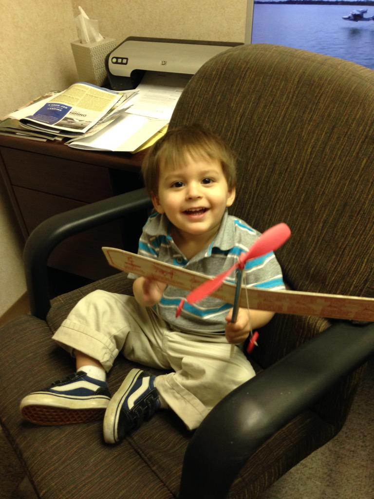 Cheftreyp's tweet photo. CAde havin a good time at the flight school #firsttimer http://t.co/JMTURPY24F