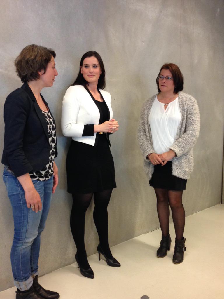 veracommunity's tweet photo. En feedback op de #pitch van @YvetteLuikinga voor @Opzijredactie door @ZairahKhan1 en @Pitch_Queen #crowdfunding http://t.co/rLiIJd4Li5